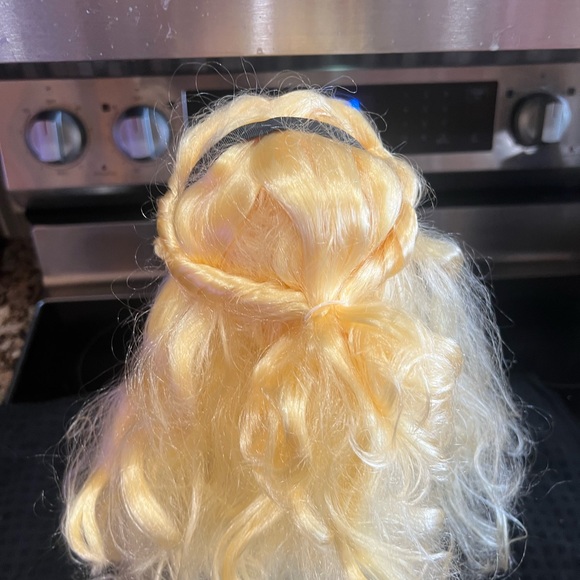 Baby Alice in Wonderland with Cat wristlet - Picture 3 of 5